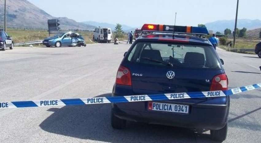 Aksident i rëndë, përplasen dy automjete