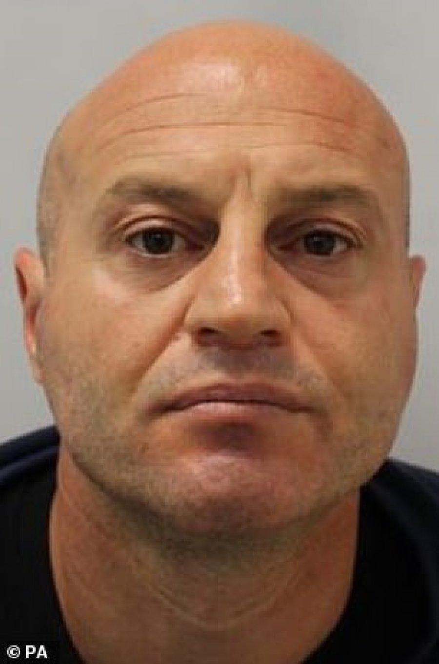 ‘Tony Montana’ shqiptar, shpallet fajtor për vrasjen e pestë