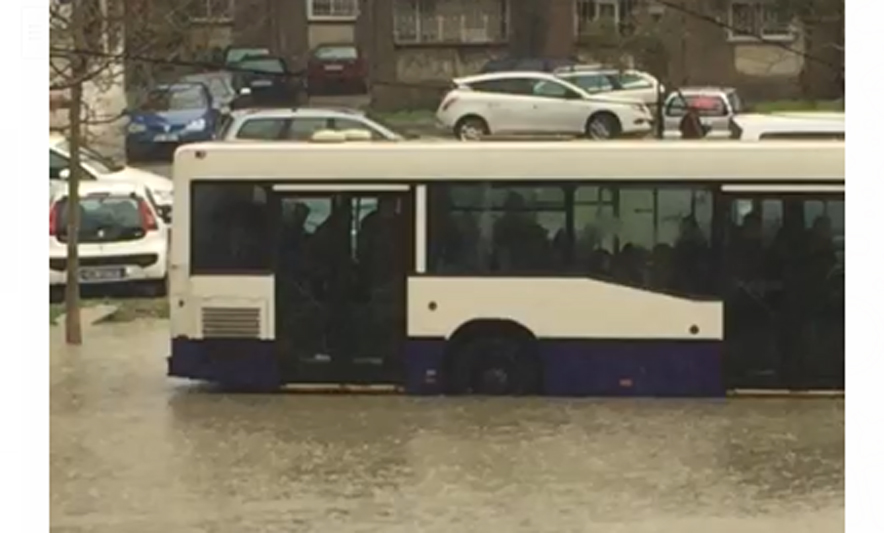 PS e LSI bashkojnë votat pro Dakos, shtrenjtohet bileta e autobusit në Durrës