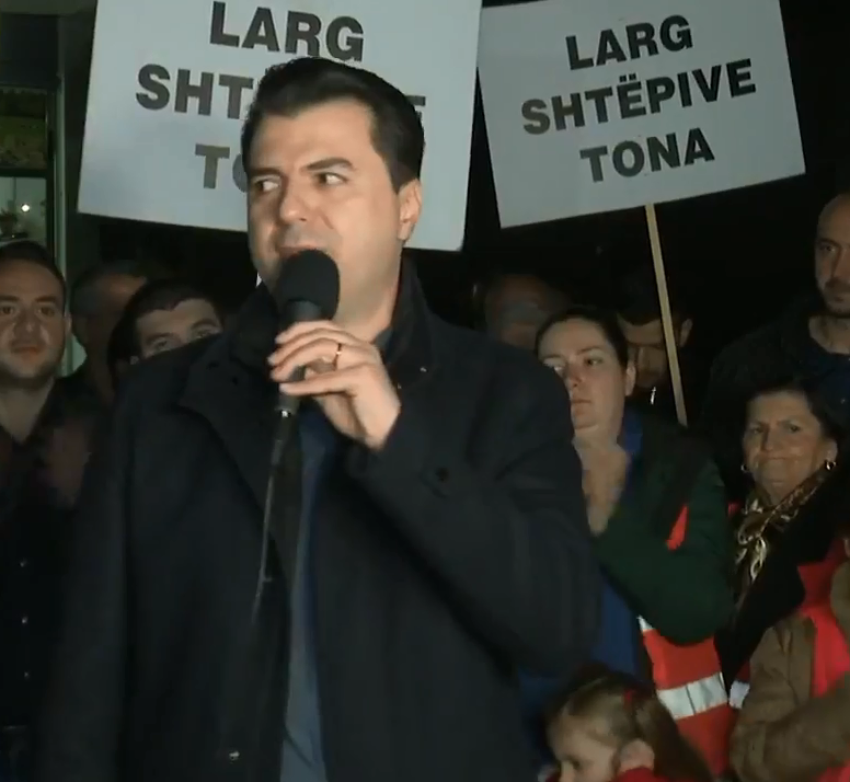 Basha me banorët e Astirit: Koha e hajdutëve merr fund bashkë me Edi Ramën