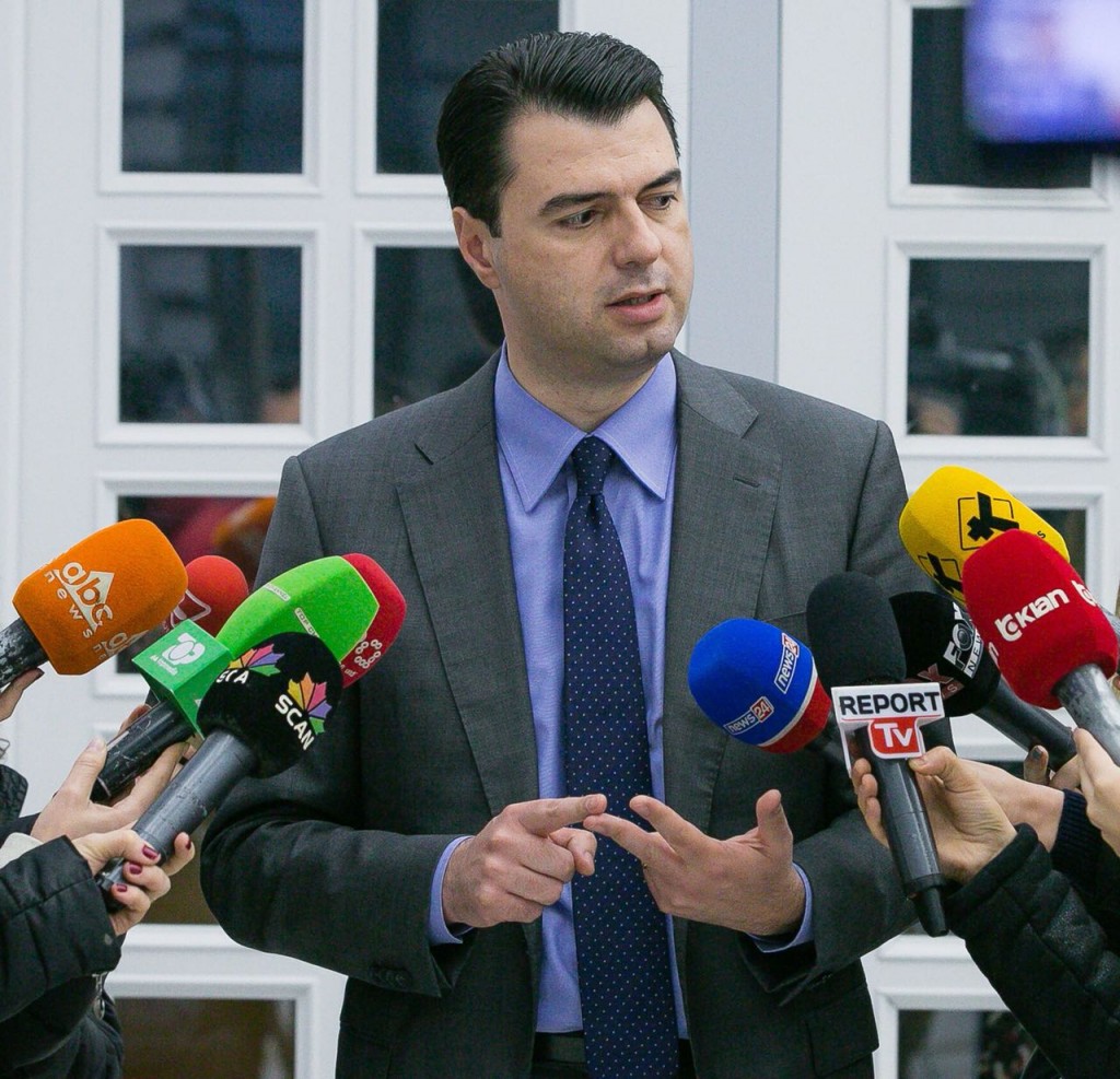 “Kur do flasim?”, Basha-Ramës: Me kë të dialogosh, me Dakon apo Çyrben?