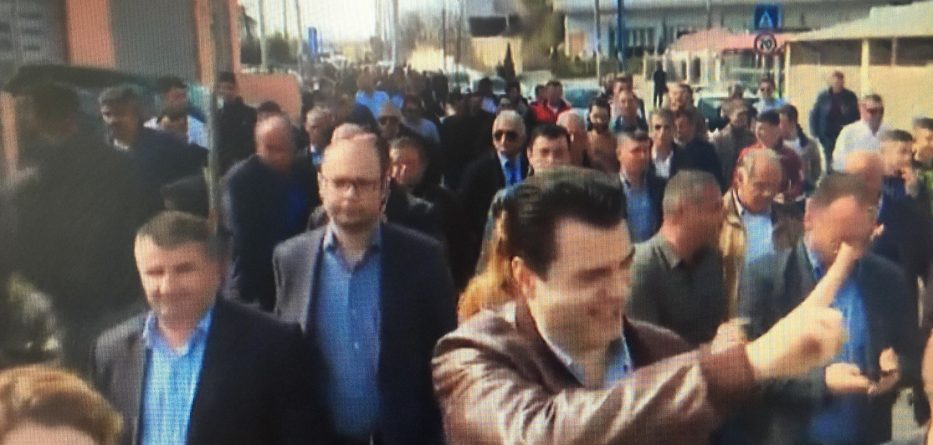 Basha: Do heqim taksën e “Rrugës së Kombit”