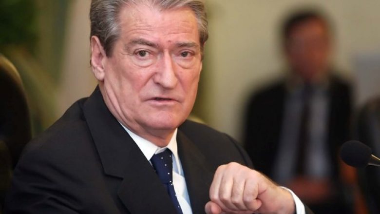 Berisha i nxjerr foton: Rama me antiplumb, së shpejti me helmetë