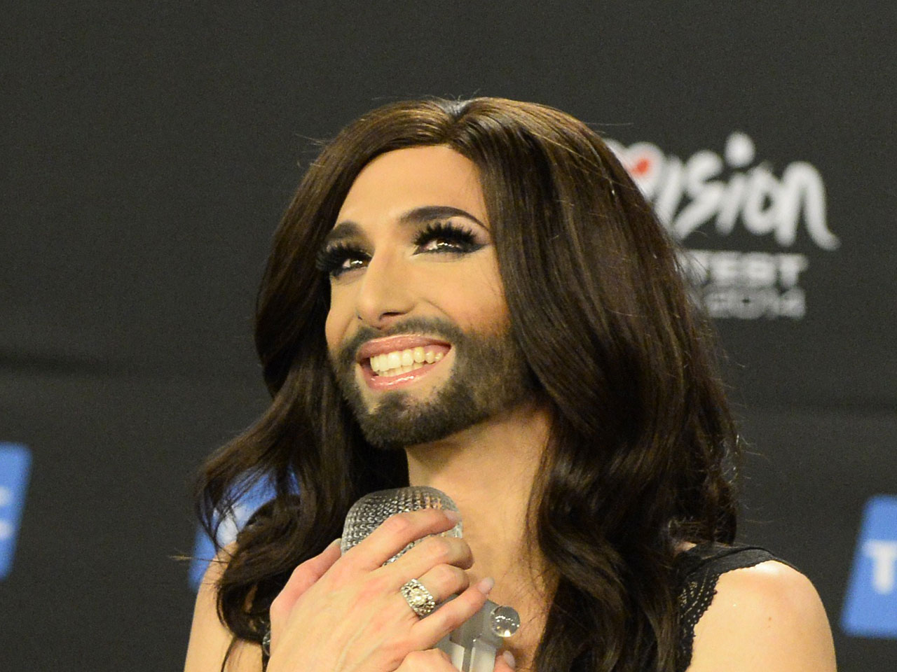 Conchita transformohet në mashkull biond dhe i befasoi të gjithë! (FOTO)