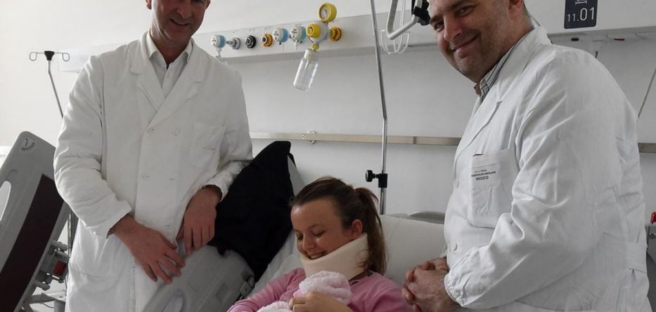 Niset drejt spitalit për të lindur, aksidentohet familja shqiptare