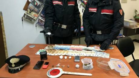 Arrestohet 25-vjeçari shqiptar, përveç frutave dhe perimeve shiste edhe… drogë