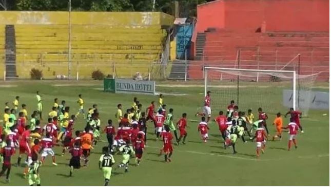 Ndeshja e pazakontë, 8 futbollistë profesionistë kundër 380 fëmijëve