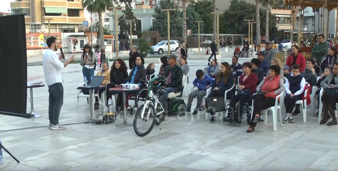“Mundësi për të gjithë”, dokumentari i veçantë i shfaqur në Durrës (VIDEO)