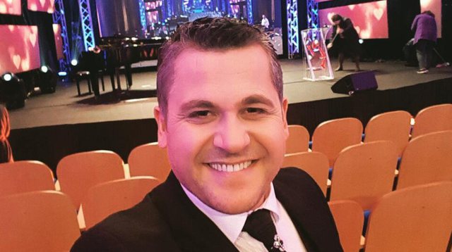 E zuri gjumi dhe shkoi me vonesë në punë, Gent Zenelaj bëri gjestin e papritur