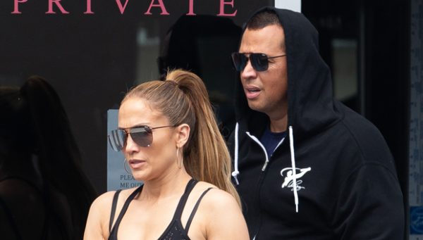 Jennifer Lopez nuk e heq unazën nga dora për asnjë moment, as në palestër…