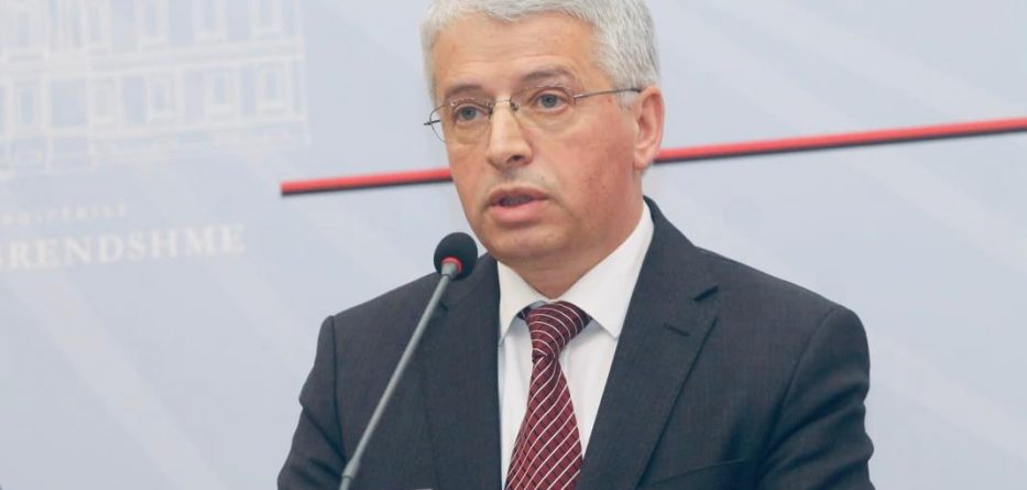 Ministri Lleshaj: Protestat e verbra pengojnë policët të merren me detyrën kryesore
