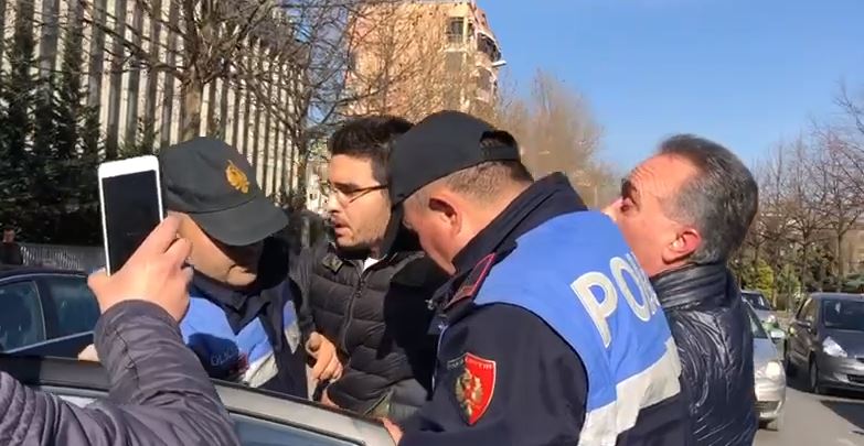 Ina Zhupa zbulon emrin e policit që goditi djalin e ish-deputetit