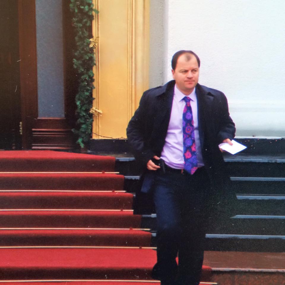 Lefter Maliqi dorëzon formularin e dekriminalizimit për marrjen e mandatit