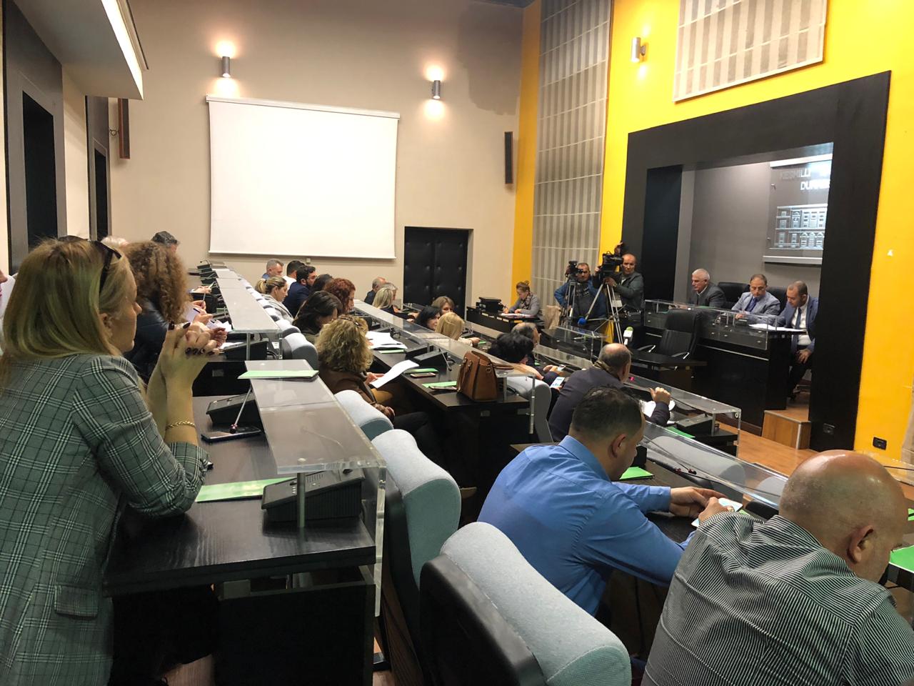 FOTO/ Cila është këshilltarja më e re në Durrës që zëvendëson deputeten Edlira Hyseni