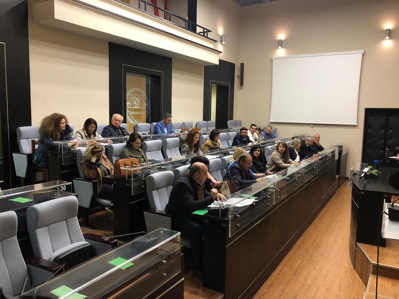 Befason LSI në Durrës, miraton në unanimitet me PS-në projektvendimet e Bashkisë