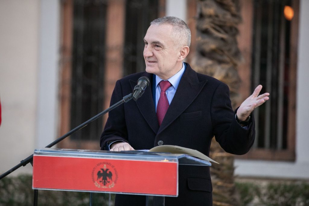 Presidenti Meta thirrje për dialog: Të ngrihemi mbi interesat e ngushta