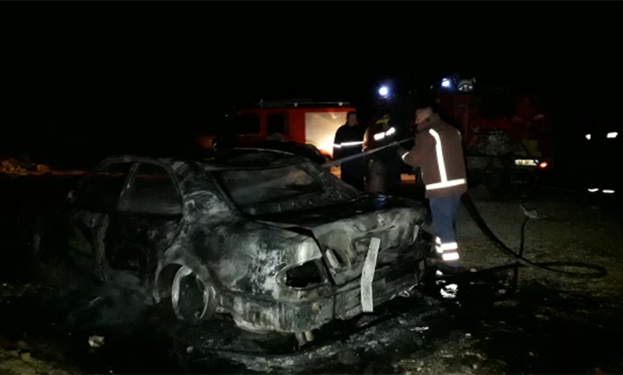 Grabitet në autostradë automjeti dhe digjet më pas, dyshime për ngjarje kriminale