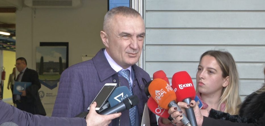 Presidenti Meta: Klasa politike nuk duhet të fshihet pas asnjë ndërkombëtari