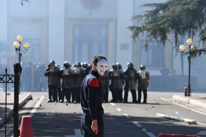 Protesta e opozitës, 33 persona në ndjekje penale, mes tyre edhe Gazment Bardhi