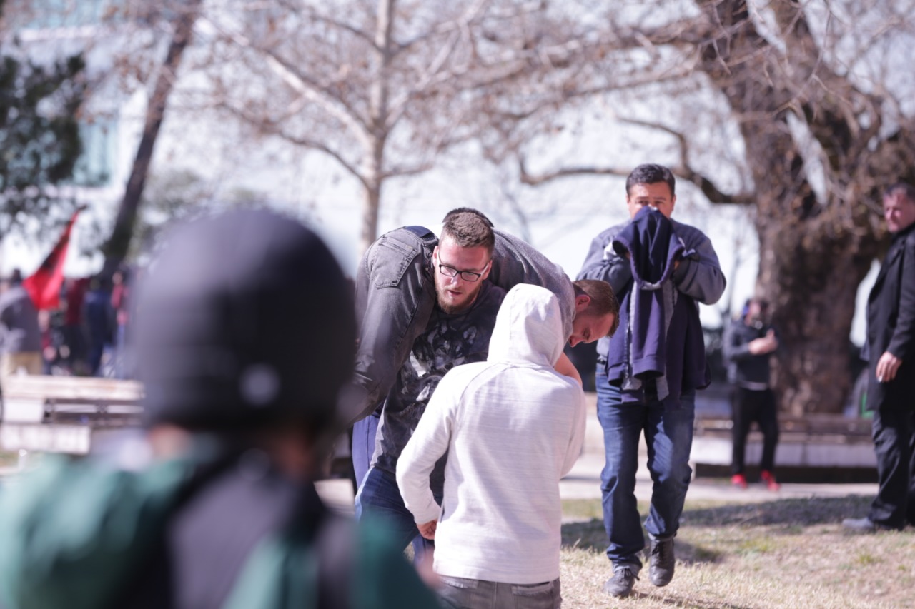Mediet e huaja jehonë protestës dhe kërkesave të opozitës