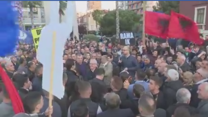 LIVE/ Protesta e PD-së në Durrës (VIDEO)