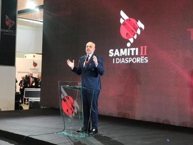 Rama fton Bashën nga Samiti i Diasporës: Kur do flasim?