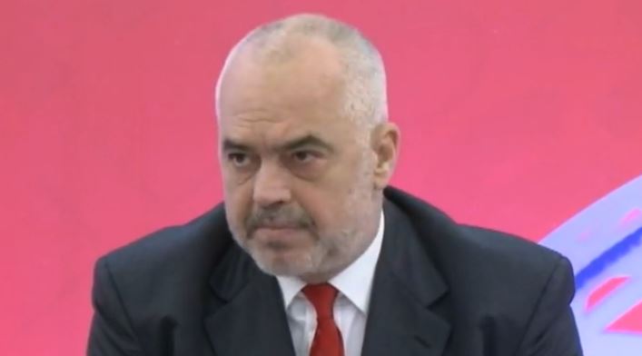 Dhuna në stadiume/ Rama: 3 vite burg për këdo që shkel në tapetin e gjelbër