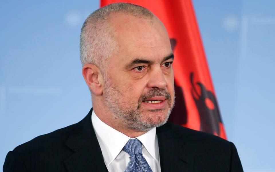 Edi Rama nuk rrëzohet shpejt