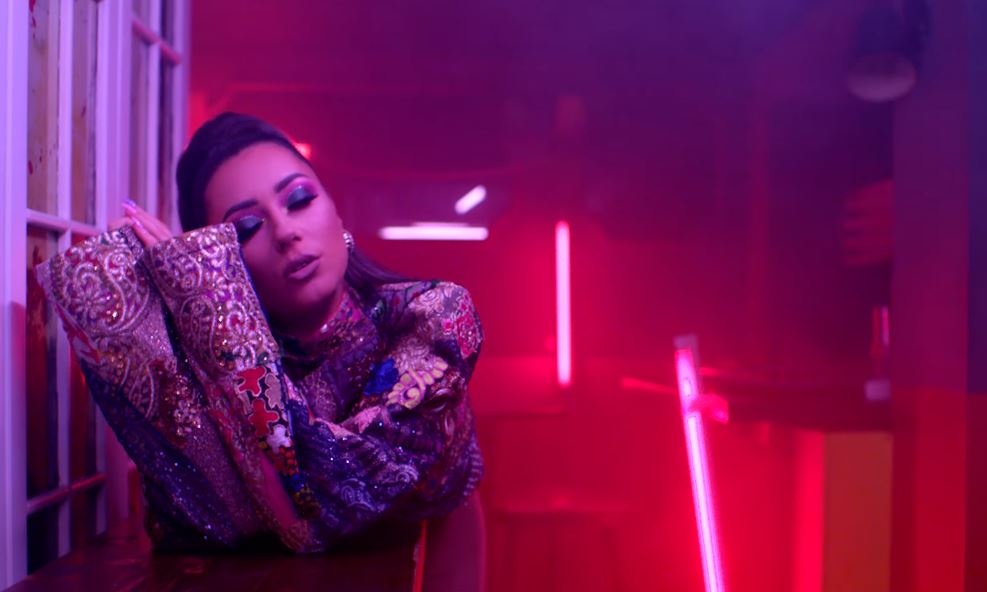 Ronela Hajati i dedikon këngë ish-it? (VIDEO)