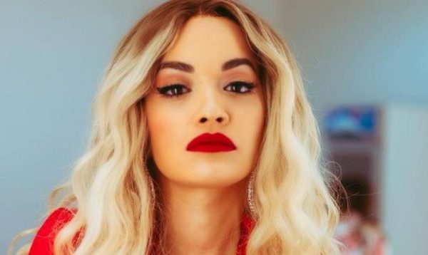 Rita Ora mbështet fushatën kundër racizmit