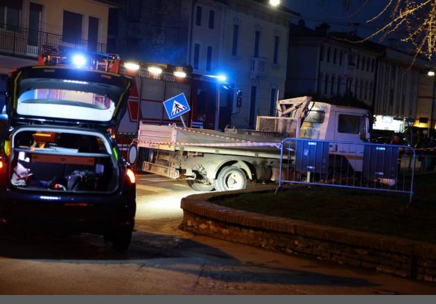 Familja shqiptare përplaset në Itali, foshnja lufton për jetën