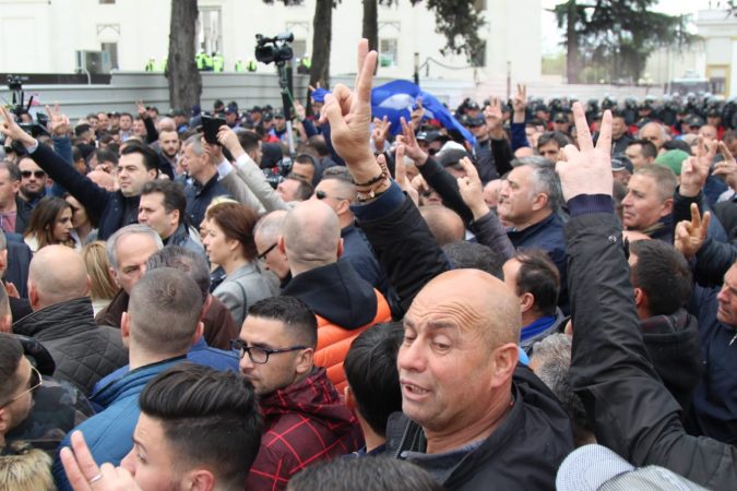 Protesta e opozitës, si po e pasqyrojnë mediat ndërkombëtare