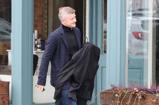 U “lag” me shampanjë, Solskjaer përfundon në pastrim kimik