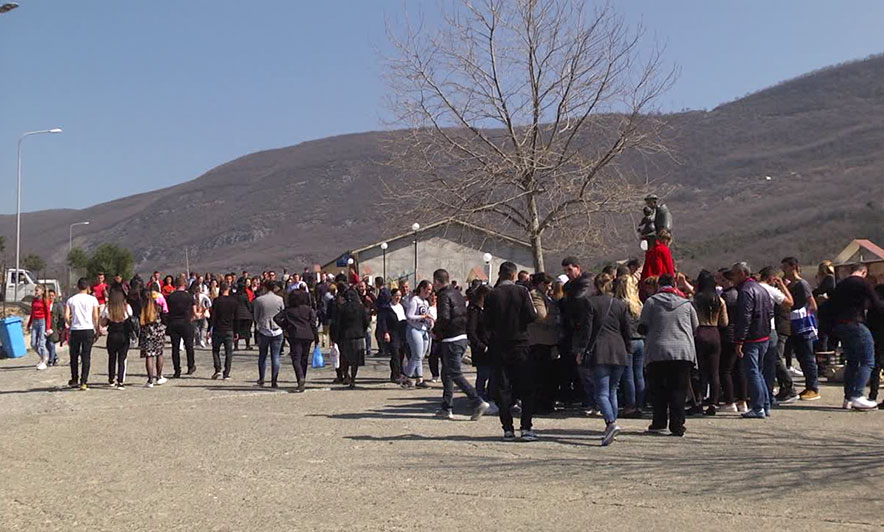 Nis pelegrinazhi në Kishën e Laçit për 13 të marta radhazi