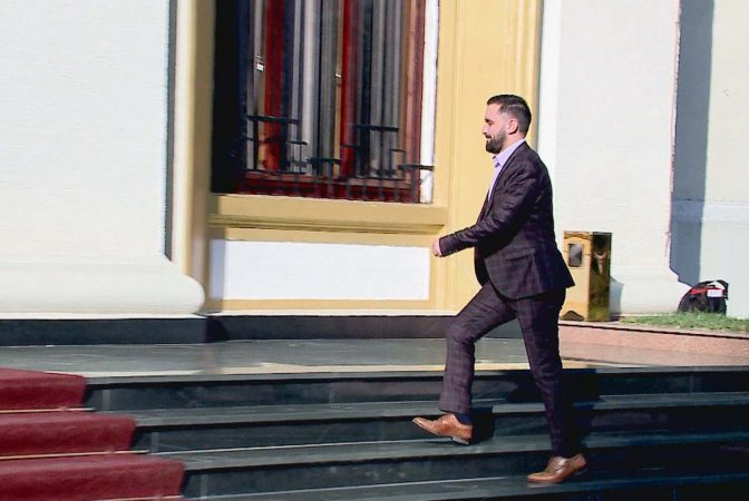 Zbulohet dokumenti, deputeti i “opozitës së re” fshehu dënimin