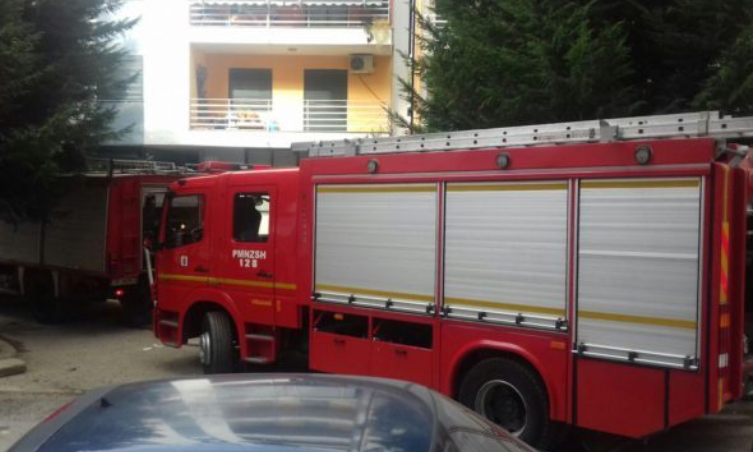 Zjarr pranë nënstacionit elektrik në Fushë-Krujë