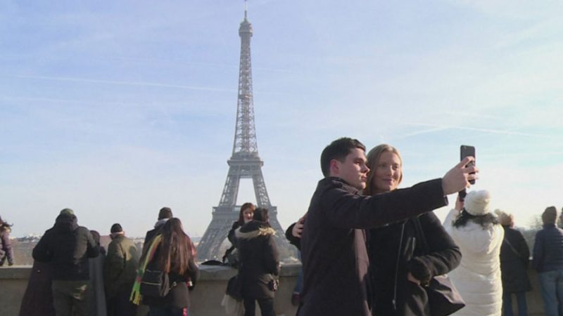 Franca regjistron rekord turistësh në 2018-n, pavarësisht protestave të “jelekverdhëve”