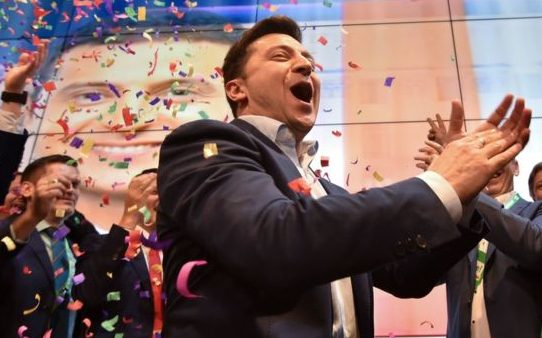 Zgjedhjet në Ukrainë, komediani Zelensky fiton presidencën