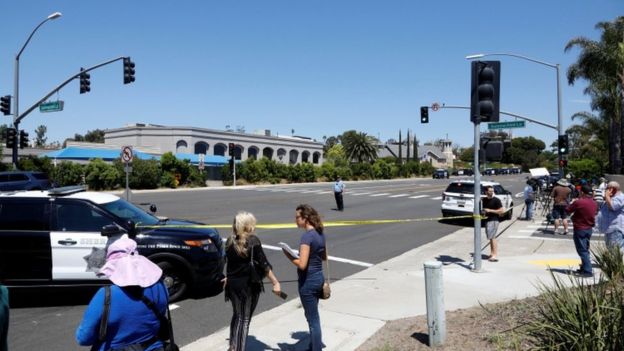 19-vjeçari sulmon me armë sinagogën, 1 i vdekur e 3 të plagosur