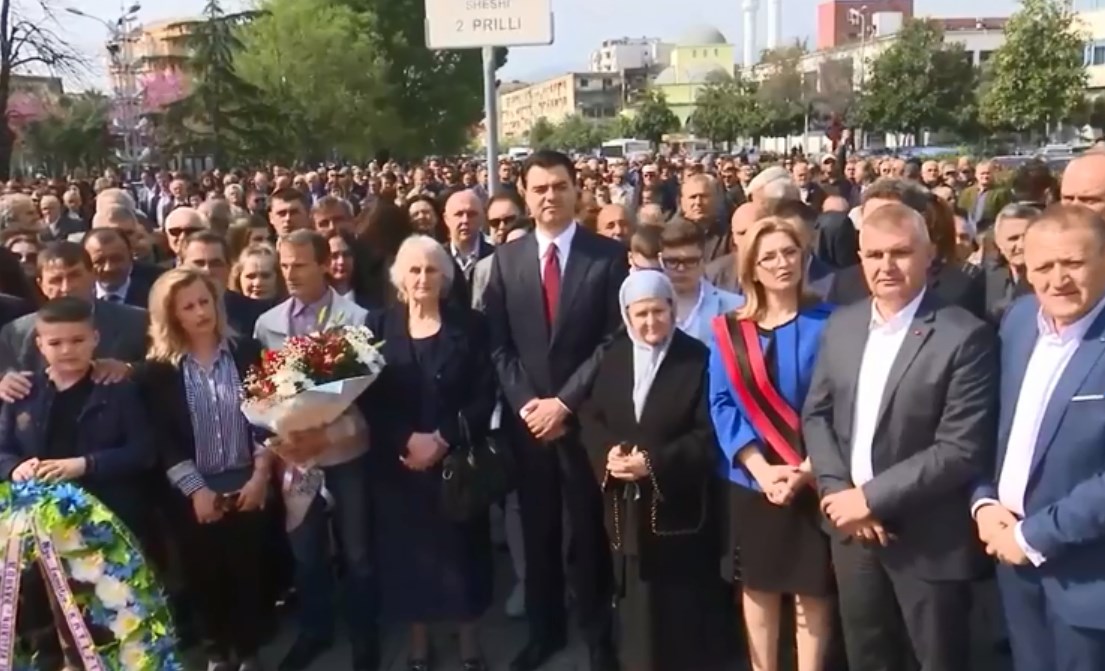 Shkodra përkujton 4 dëshmorët e masakrës së 2 Prillit, Basha: Duhen shkulur rrënjët e së keqes (FOTO)