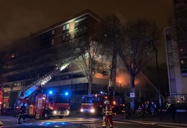 Shpërthim i fuqishëm në një ndërtesë në Paris