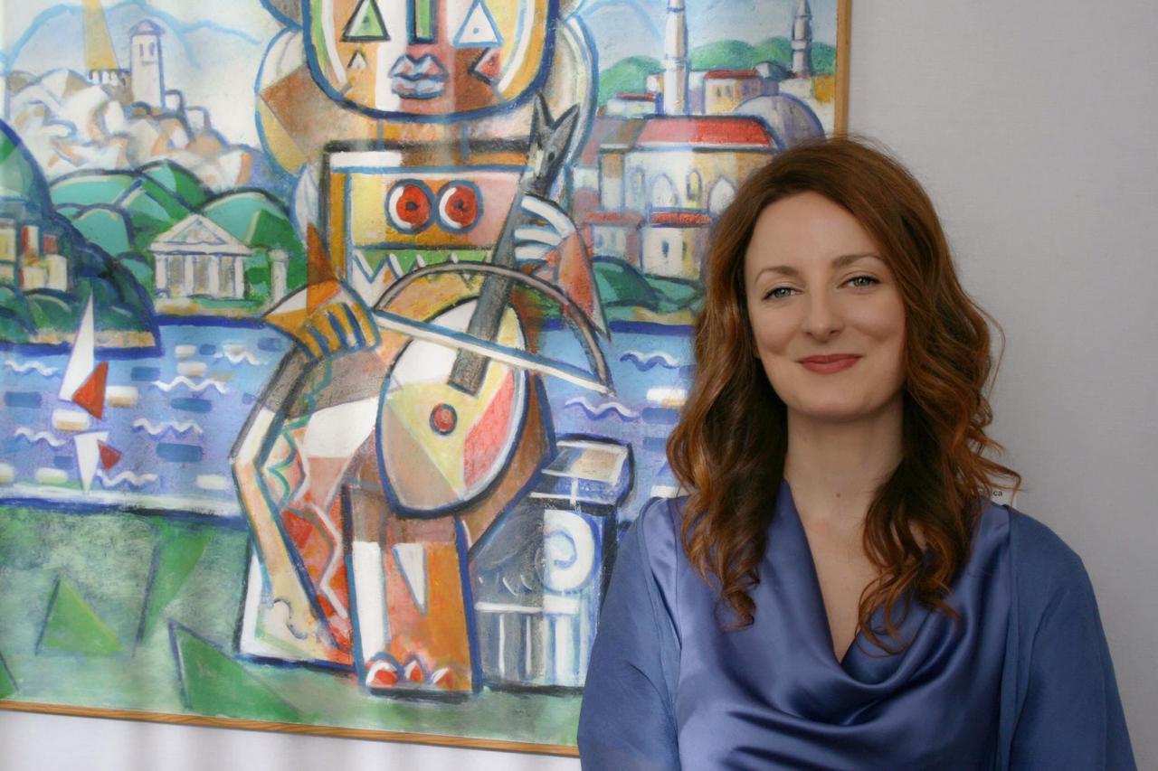 Ministri Cakaj e shkarkoi, diplomatja shqiptare kandidon në zgjedhjet europiane