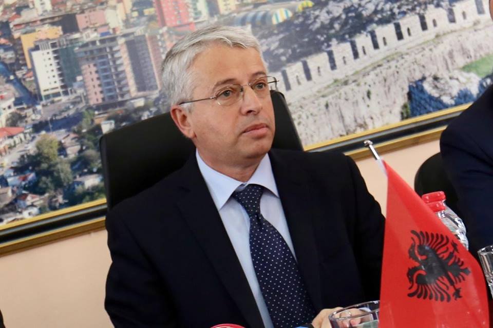 Ministri Lleshaj vizitë në prefekturën e Shkodrës (VIDEO)