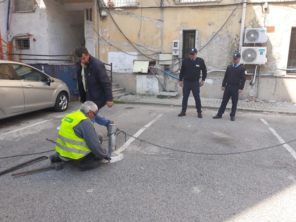 Çmontohen të tjerë parkime të paligjshme në Durrës (FOTO)