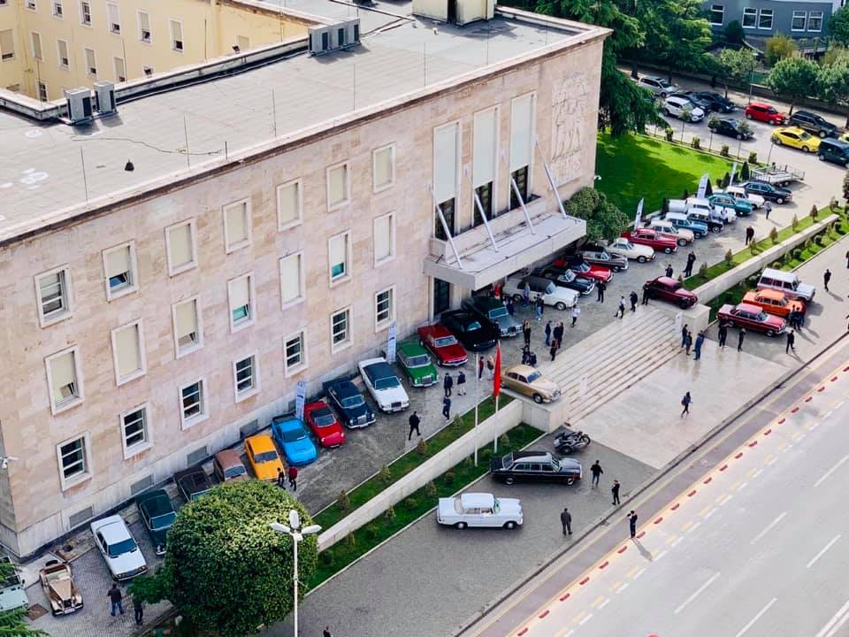 Rikthim pas në kohë, ndryshon pamja e Kryeministrisë… (FOTO)