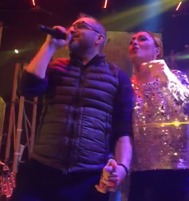 Ish-ministri Tahiri duke kënduar, këngëtarja: Edhe ai ka të drejtë të bëjë qejf