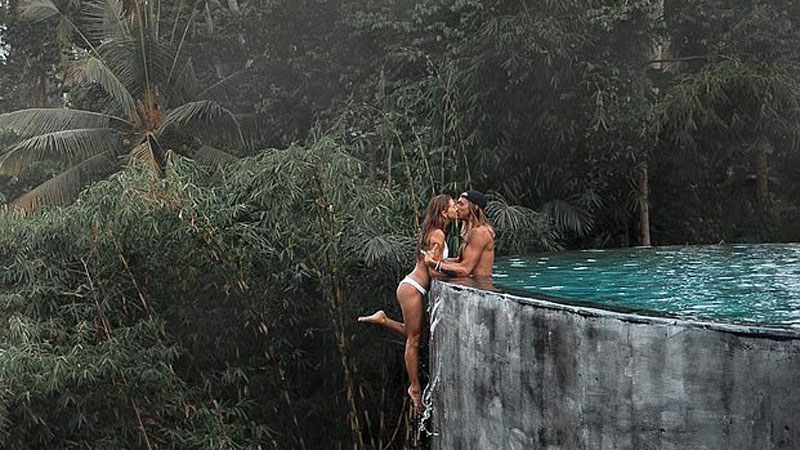 Fotoja që futi çiftin në telashe