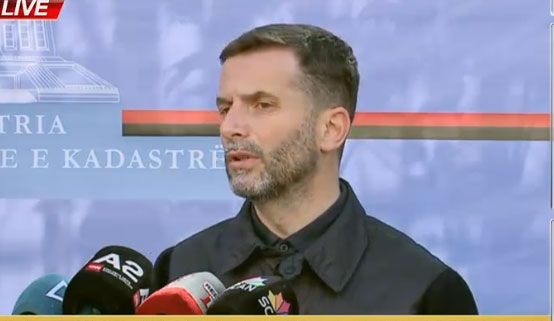 Zv.kryeministri prezanton Artan Lamen te Kadastra: Zgjidhim problemet me pronat