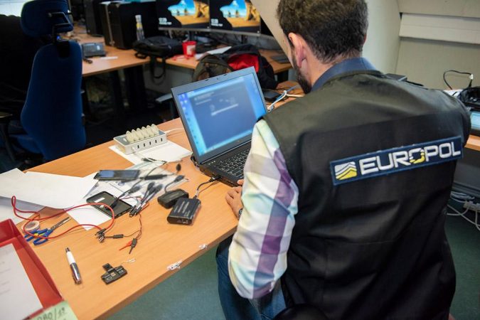 Europol: Goditet mafia shqiptare, mbi 60 të arrestuar në 5 shtete
