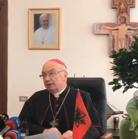 Kisha katolike mesazh për politikën: Nuk duam ‘vetëvrasjen’ e kombit